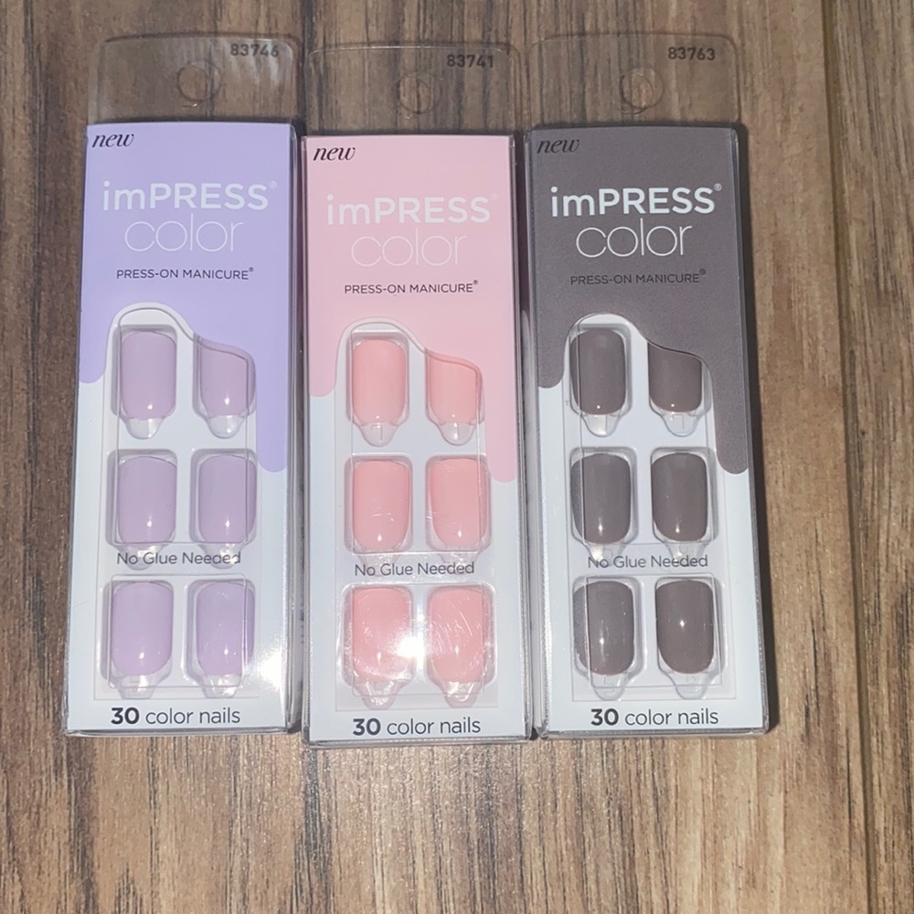 NIB! IMPRESS Press on Manicure